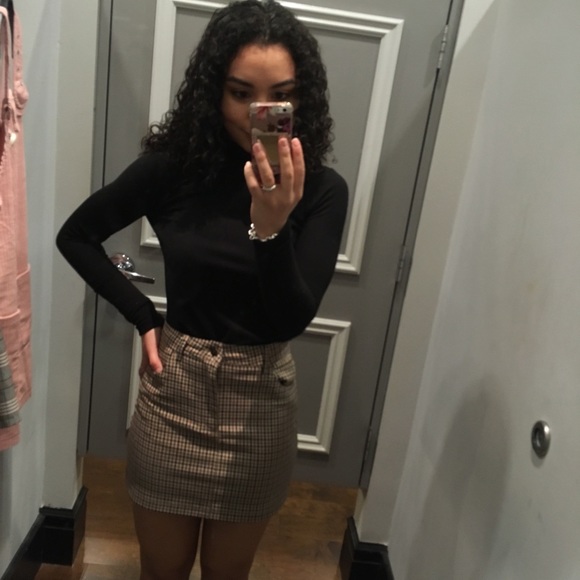 Meet your Posher, Zoe - Picture 2 of 4